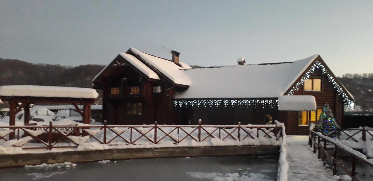 Villa На Ставку Vyzhnytsya Exterior foto